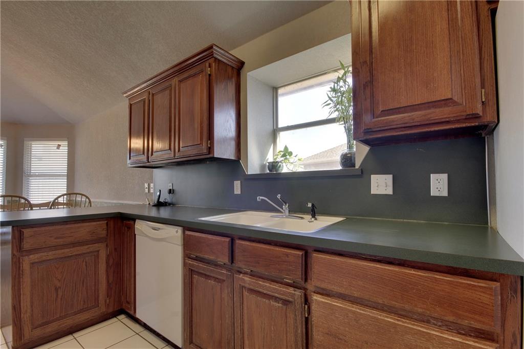 901 37th, Moore, OK 73160 photo 10
