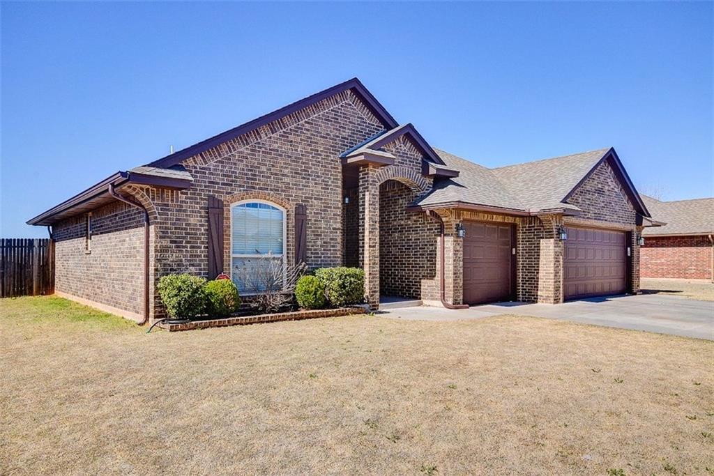 3213 Marilyn Dr, Moore, OK 73160 photo 2