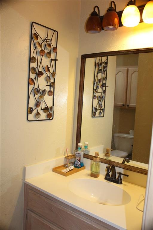 2415 Lakecrest Dr, Moore, OK 73170 photo 9