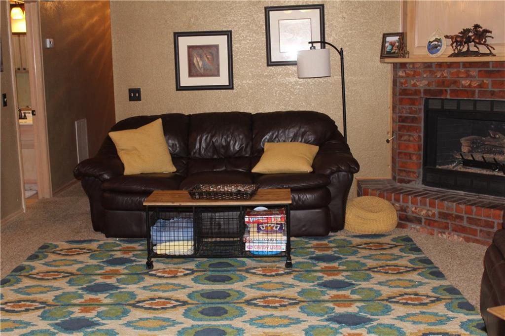 2415 Lakecrest Dr, Moore, OK 73170 photo 2