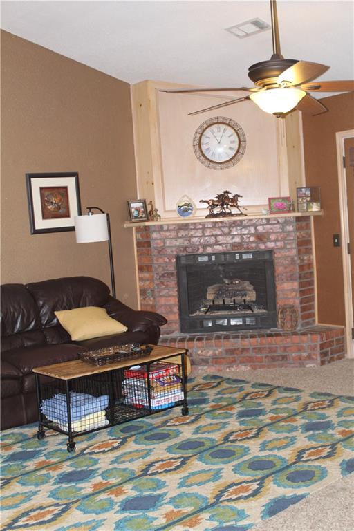 2415 Lakecrest Dr, Moore, OK 73170 photo 4