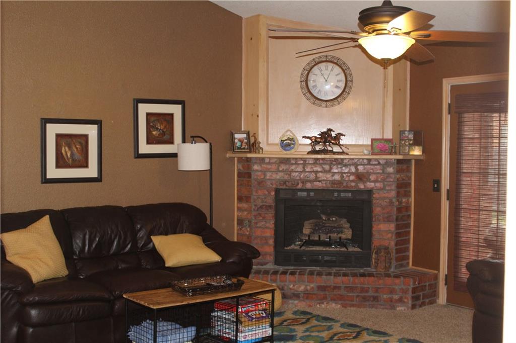 2415 Lakecrest Dr, Moore, OK 73170 photo 3