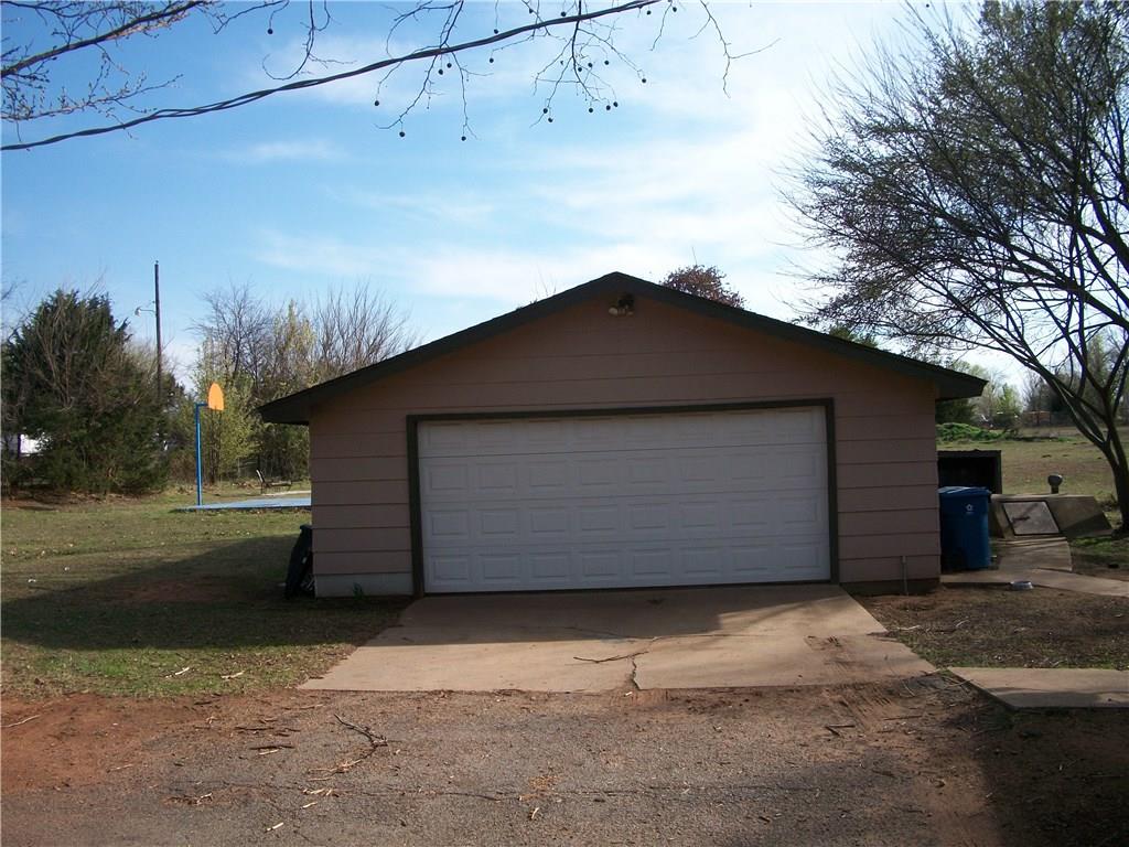 105 E Central Ave, Carney, OK 74832 photo 4