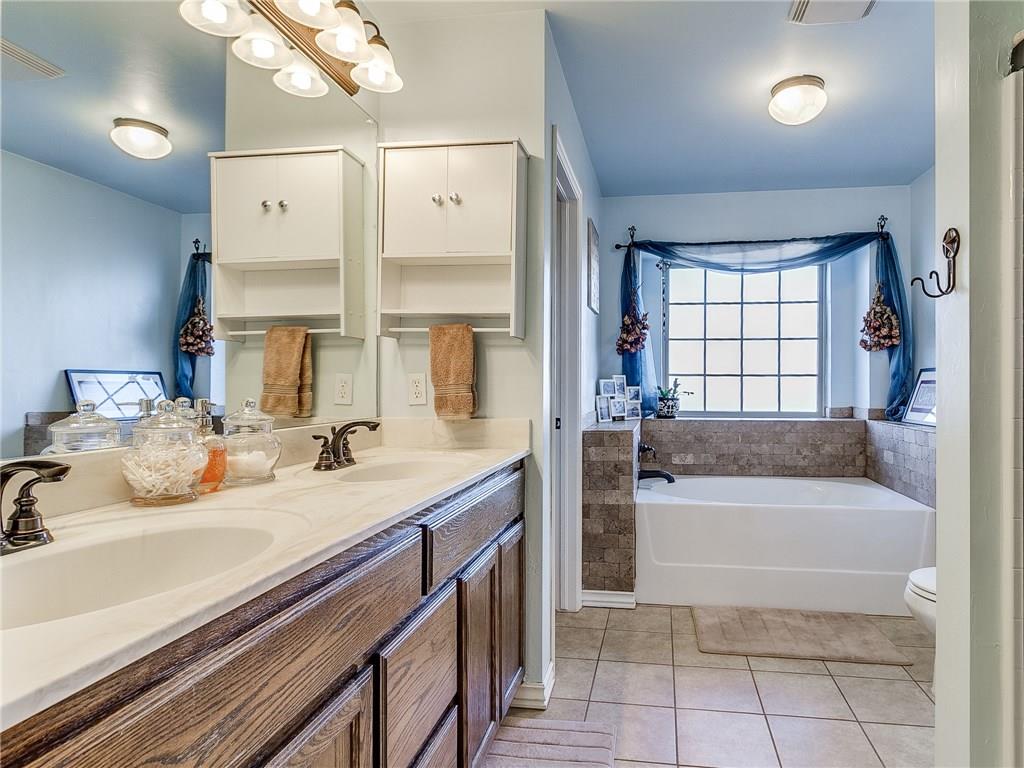 4517 Boardwalk Ave, Moore, OK 73160 photo 20