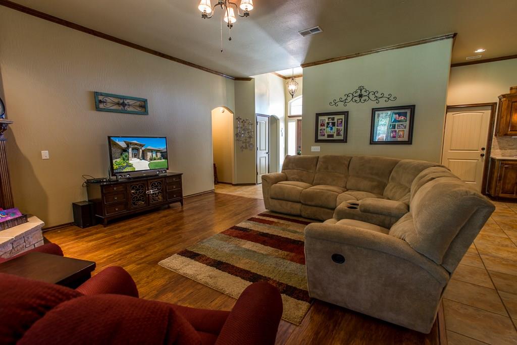3000 Elmo Way, Moore, OK 73160 photo 8