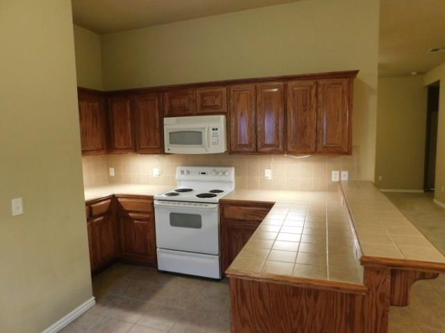 4405 Mackenzie Dr, Moore, OK 73160 photo 5