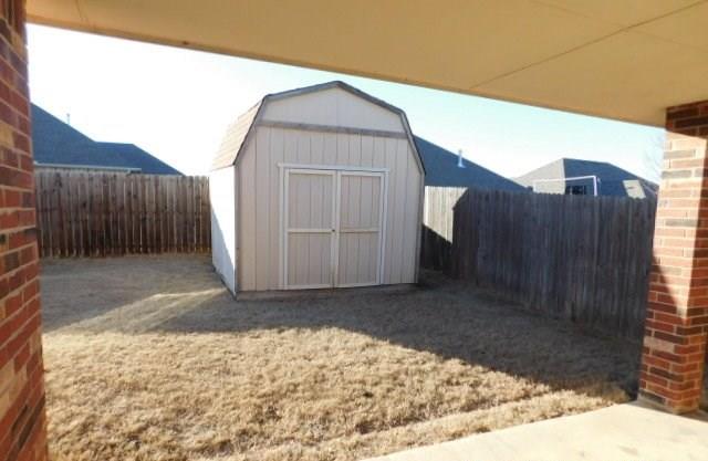 4405 Mackenzie Dr, Moore, OK 73160 photo 3