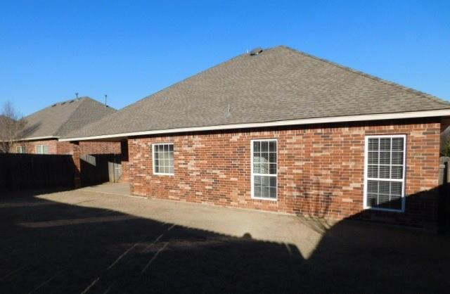 4405 Mackenzie Dr, Moore, OK 73160 photo 2