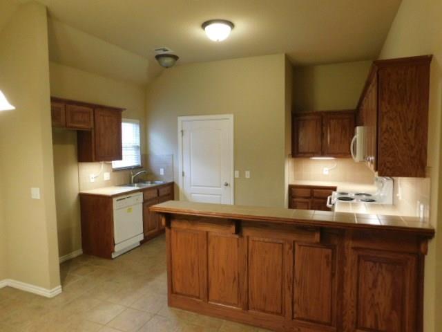 4405 Mackenzie Dr, Moore, OK 73160 photo 4