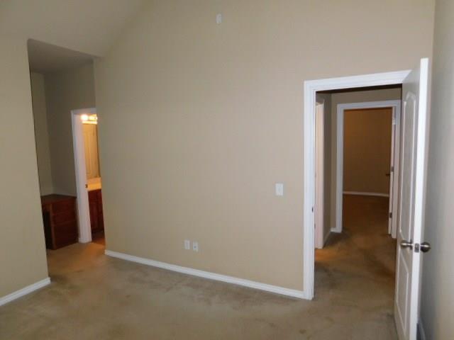 4405 Mackenzie Dr, Moore, OK 73160 photo 11