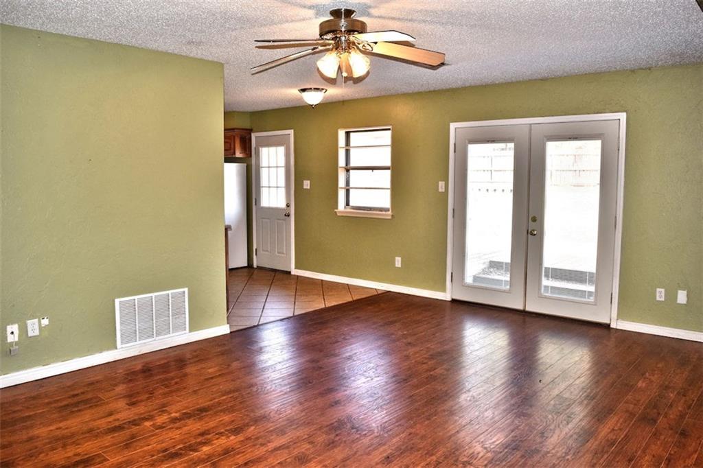 723 E 27th Pl, Edmond, OK 73013 photo 4