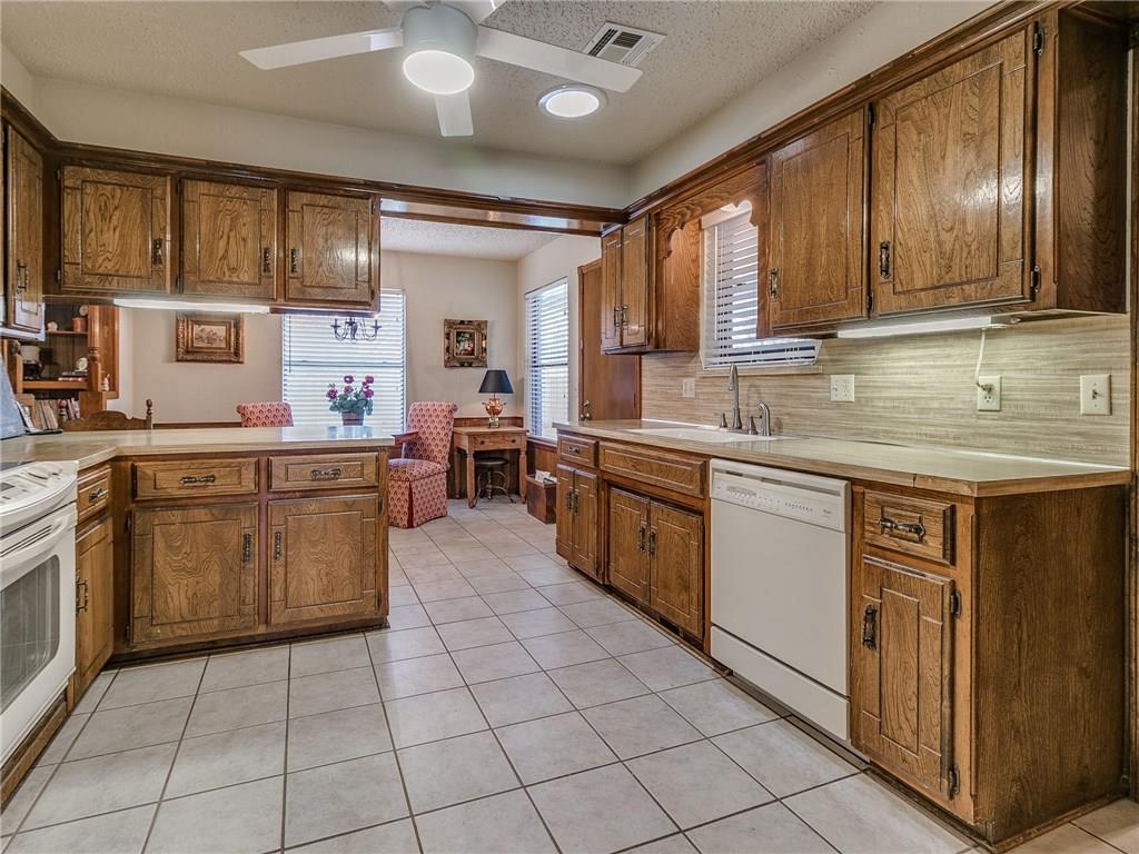 1020 NE 20th, Moore, OK 73160 photo 15