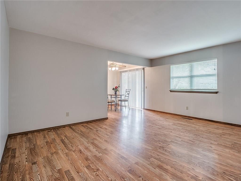 1111 E Willow Pl, Yukon, OK 73099 photo 4