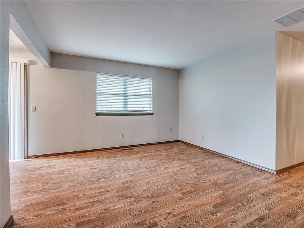 1111 E Willow Pl, Yukon, OK 73099 photo 6