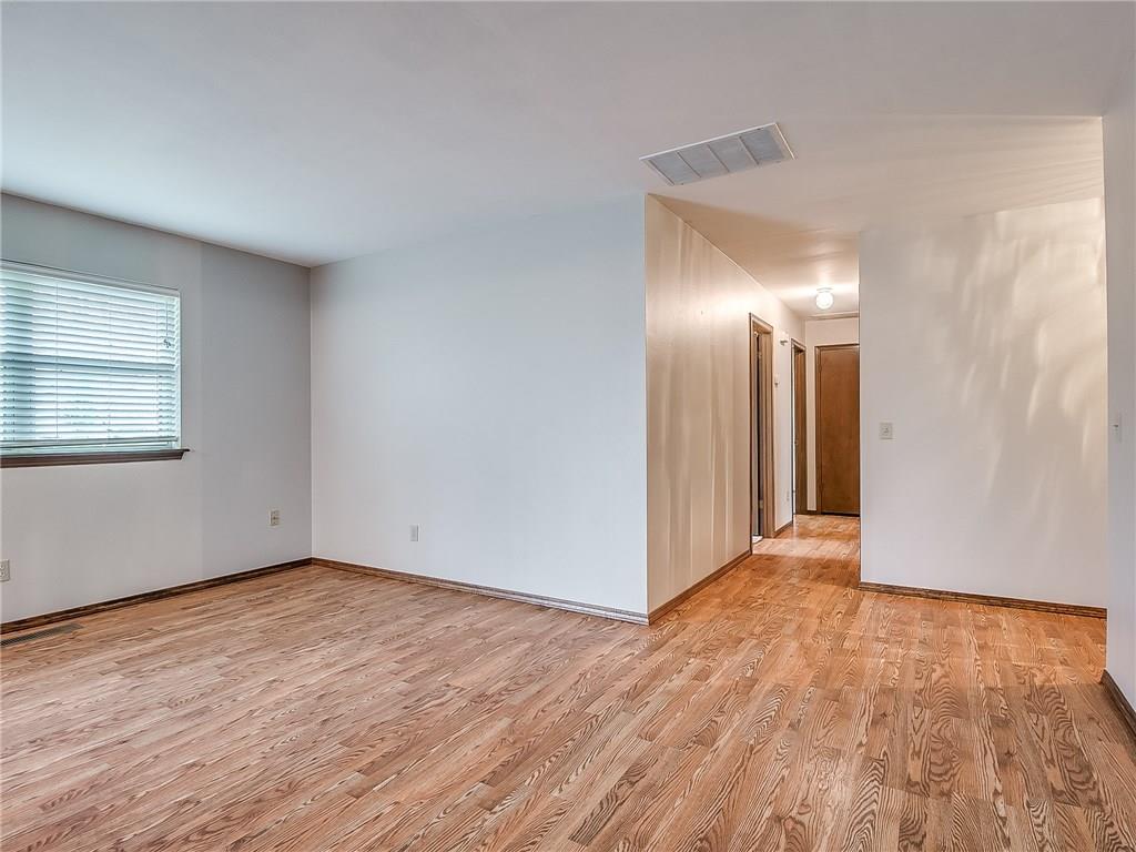 1111 E Willow Pl, Yukon, OK 73099 photo 5