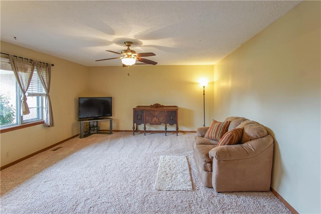 407 Sundown Dr, Norman, OK 73069 photo 4