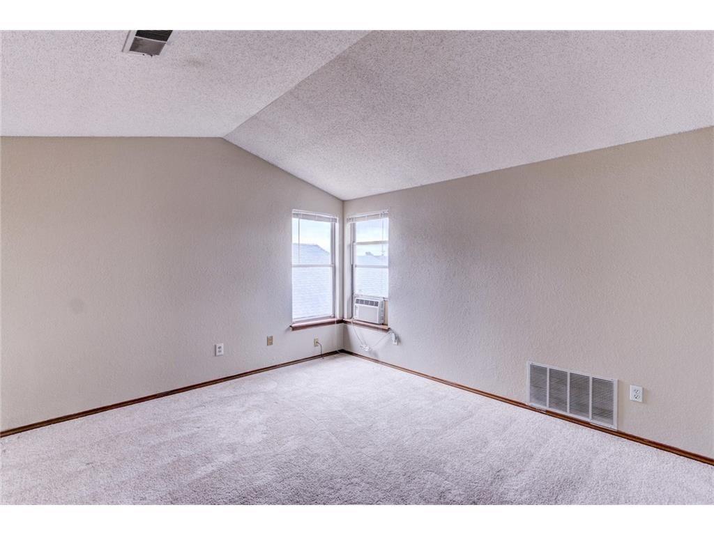 2106 Lonnie Ln, Moore, OK 73170 photo 15