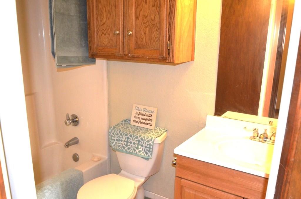 2106 Lonnie Ln, Moore, OK 73170 photo 9