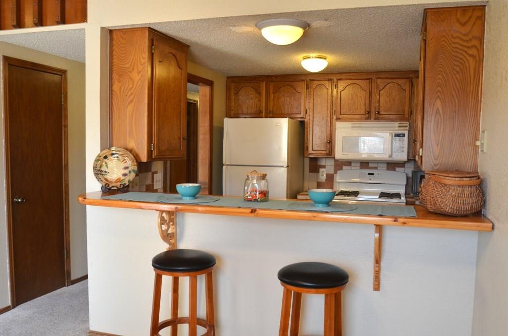 2106 Lonnie Ln, Moore, OK 73170 photo 3