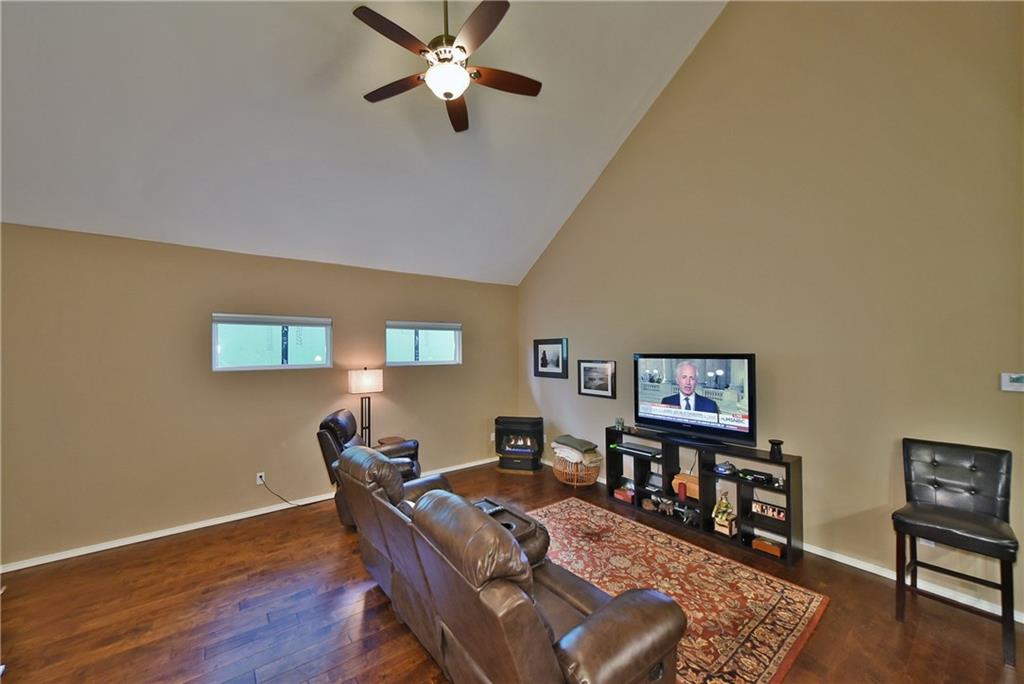 1709 SW 20th, Moore, OK 73170 photo 3