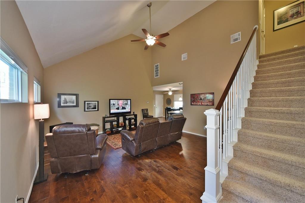 1709 SW 20th, Moore, OK 73170 photo 2