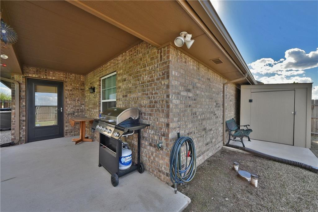 1709 SW 20th, Moore, OK 73170 photo 29