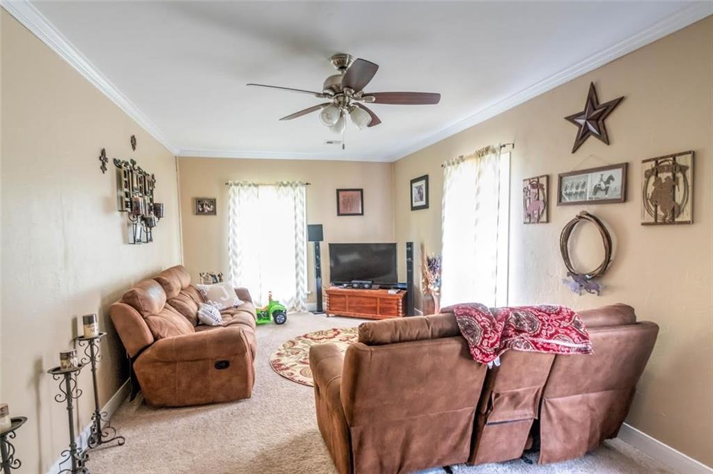 703 E 10th St, Chandler, OK 74834 photo 3