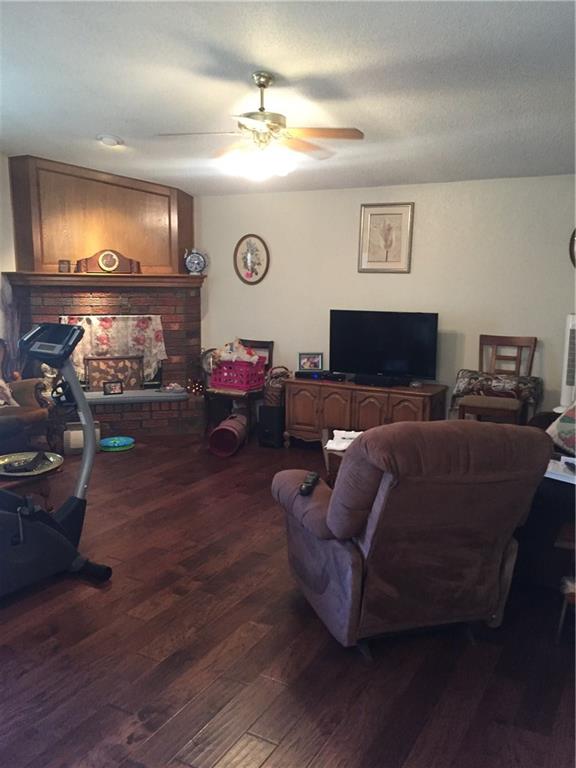 2140 Parkview Dr, Moore, OK 73170 photo 2