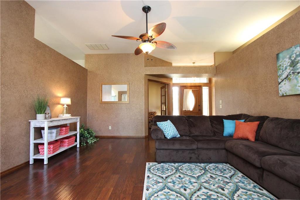 400 Rhoades Ct, Norman, OK 73072 photo 4