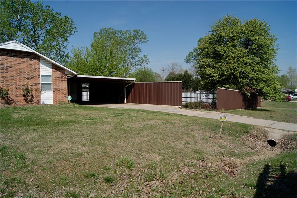 515 S 8th St, Mcloud, OK 74851 photo 1