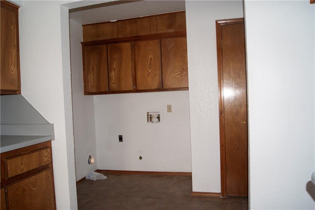 515 S 8th St, Mcloud, OK 74851 photo 7