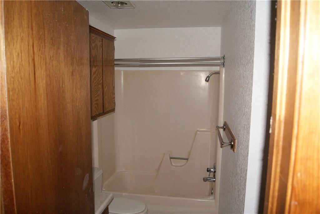 515 S 8th St, Mcloud, OK 74851 photo 10
