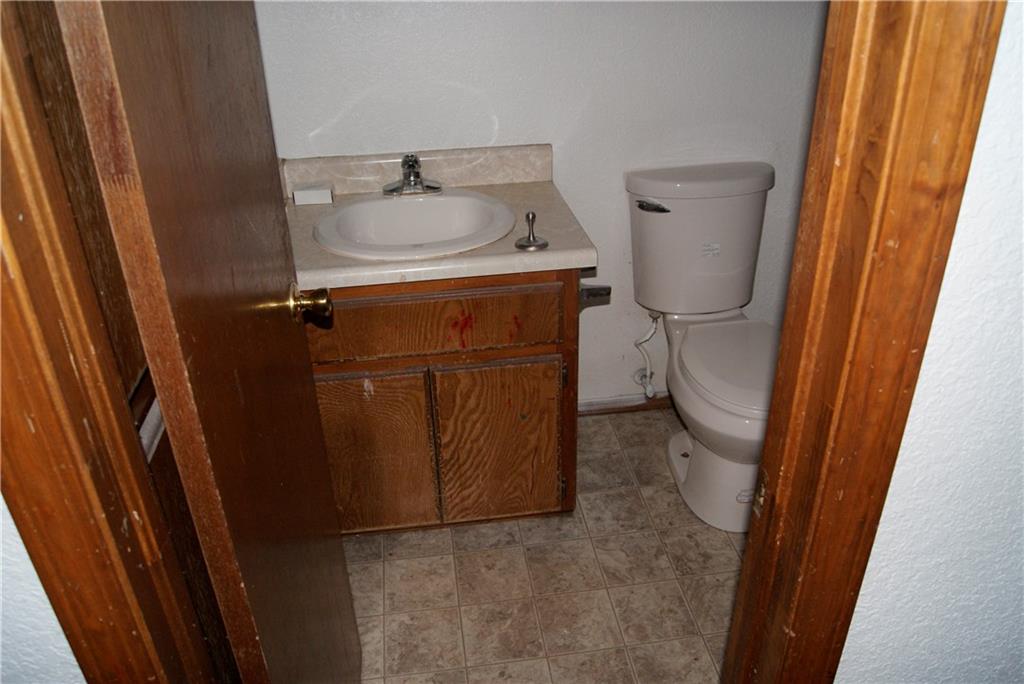 515 S 8th St, Mcloud, OK 74851 photo 12
