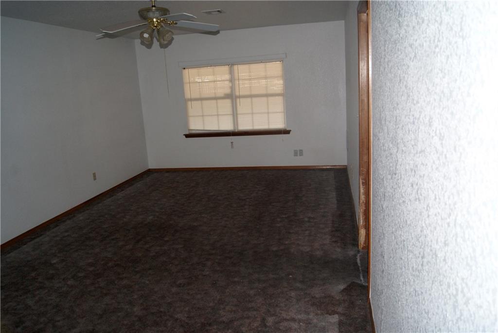 515 S 8th St, Mcloud, OK 74851 photo 18