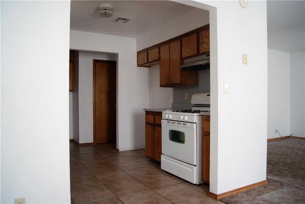 515 S 8th St, Mcloud, OK 74851 photo 5