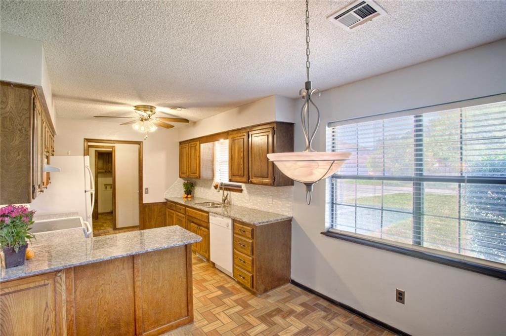 309 Christopher Dr, Chickasha, OK 73018 photo 6