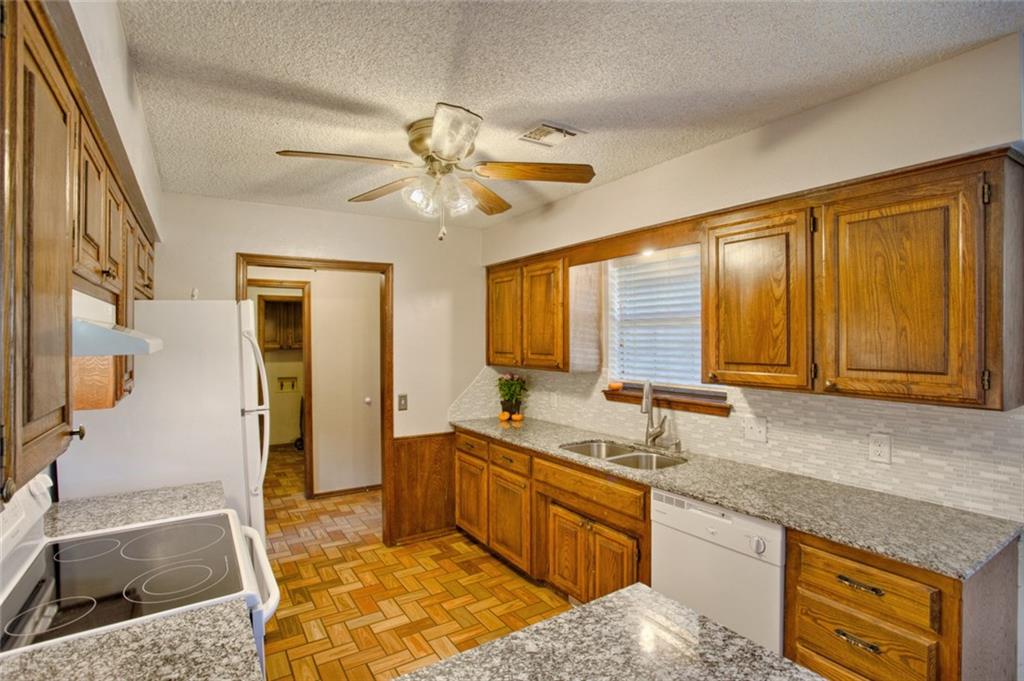 309 Christopher Dr, Chickasha, OK 73018 photo 5