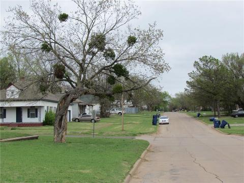 420 E Perkins Ave, Guthrie, OK 73044 photo 4