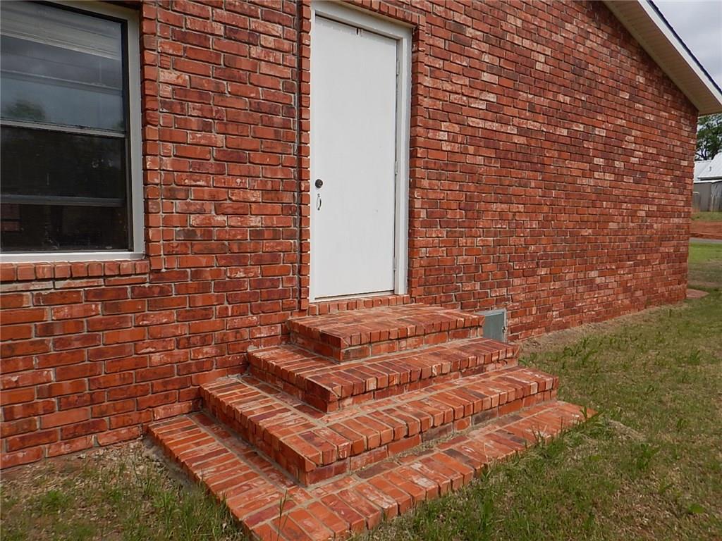901 E Clay Ave, Cheyenne, OK 73628 photo 3
