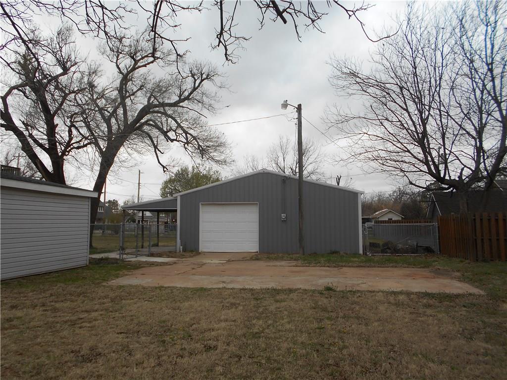 327 S Maple St, Crescent, OK 73028 photo 6