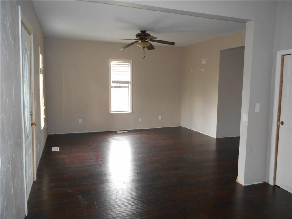 327 S Maple St, Crescent, OK 73028 photo 11