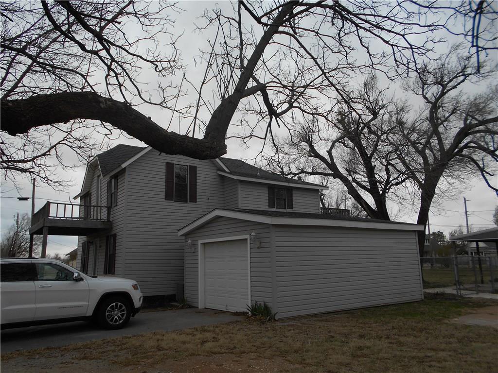 327 S Maple St, Crescent, OK 73028 photo 2