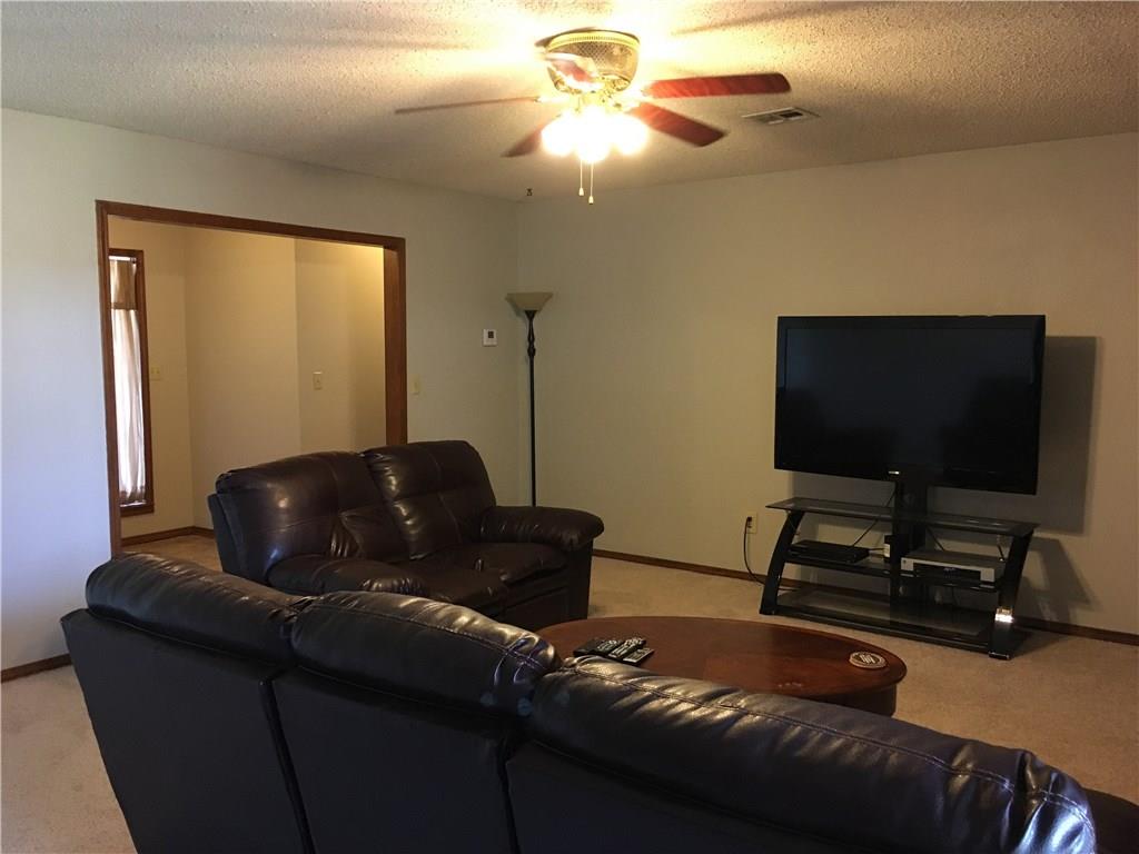 2208 Galaxy Dr, Altus, OK 73521 photo 4