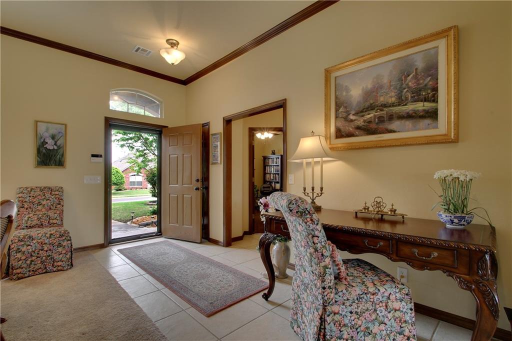 139 Wright Cir, Edmond, OK 73013 photo 3