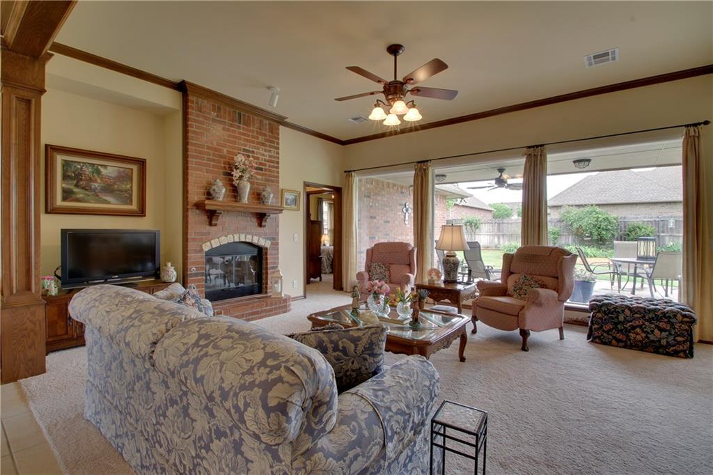 139 Wright Cir, Edmond, OK 73013 photo 5