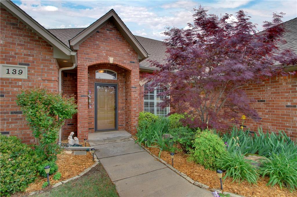 139 Wright Cir, Edmond, OK 73013 photo 2
