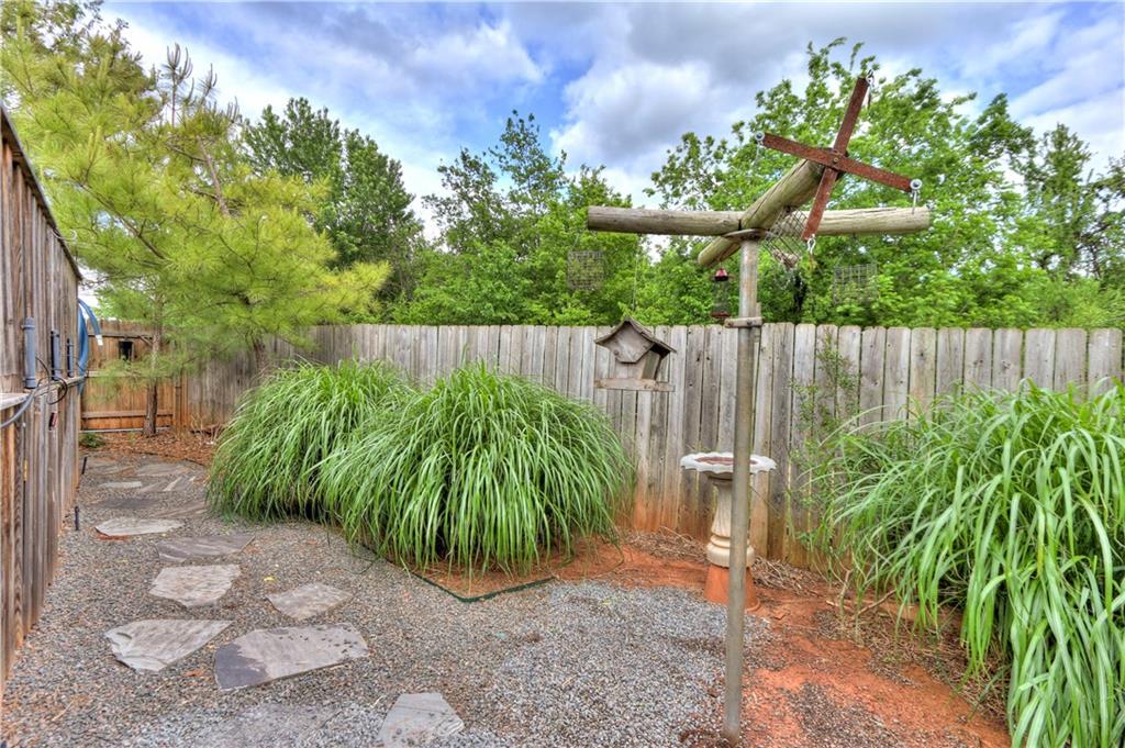 1012 Lapwing Rd, Edmond, OK 73003 photo 28