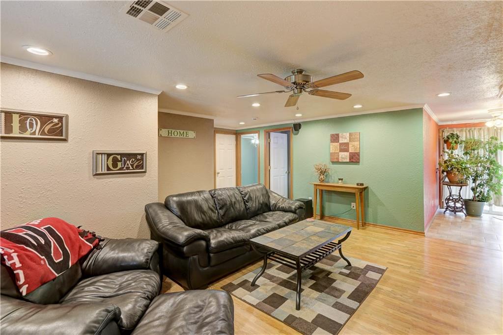 1012 Lapwing Rd, Edmond, OK 73003 photo 4