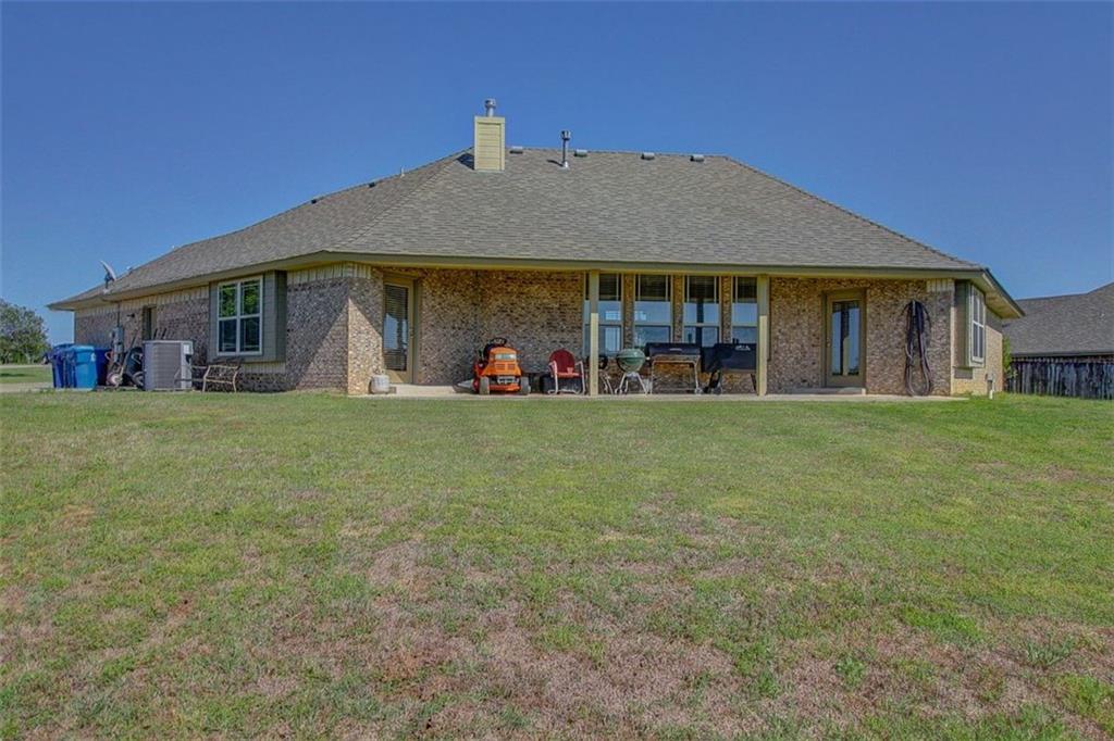 1807 Riviera, Tuttle, OK 73089 photo 2