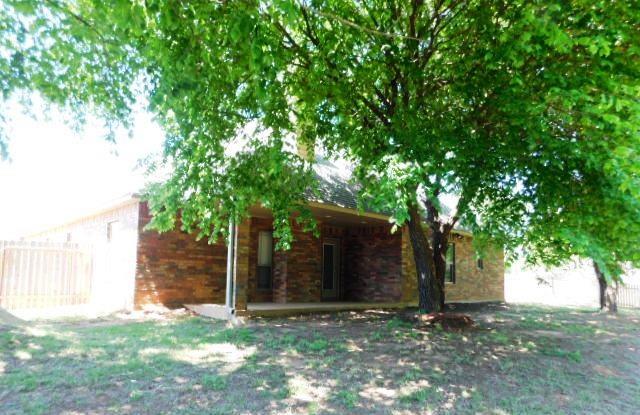 125 Blackberry Rd, Elgin, OK 73538 photo 3